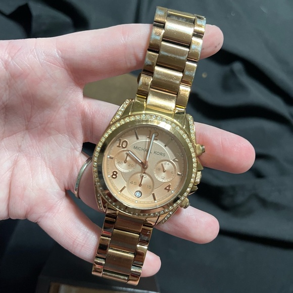 Women’s Michael Kors Watch - Picture 4 of 9